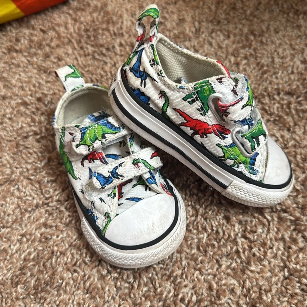 Chuck Taylor All Star Easy-On 8-Bit Dino Toddler Size 3
